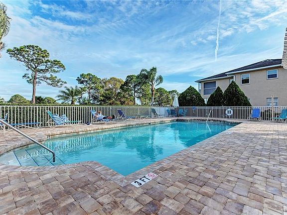 3rd image of 5800 Sabal Trace Dr APT 307