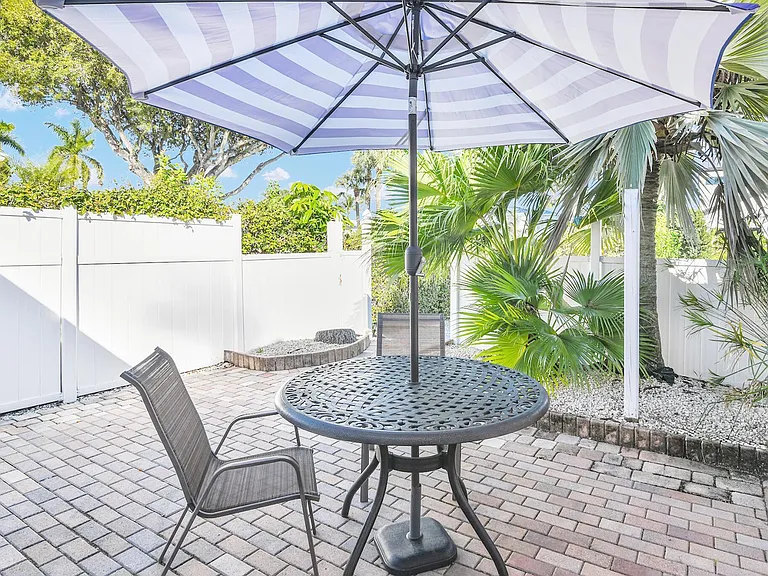 3218 Palm Dr — Photo 18