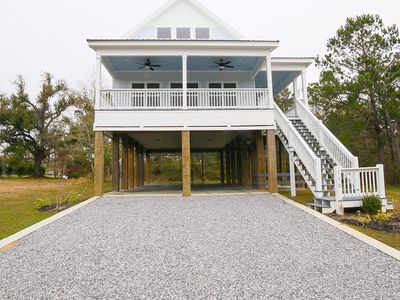 112 Grosvenor Pl, Waveland, MS, 39576