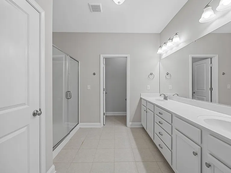 4 Tatum Ln — Photo 21