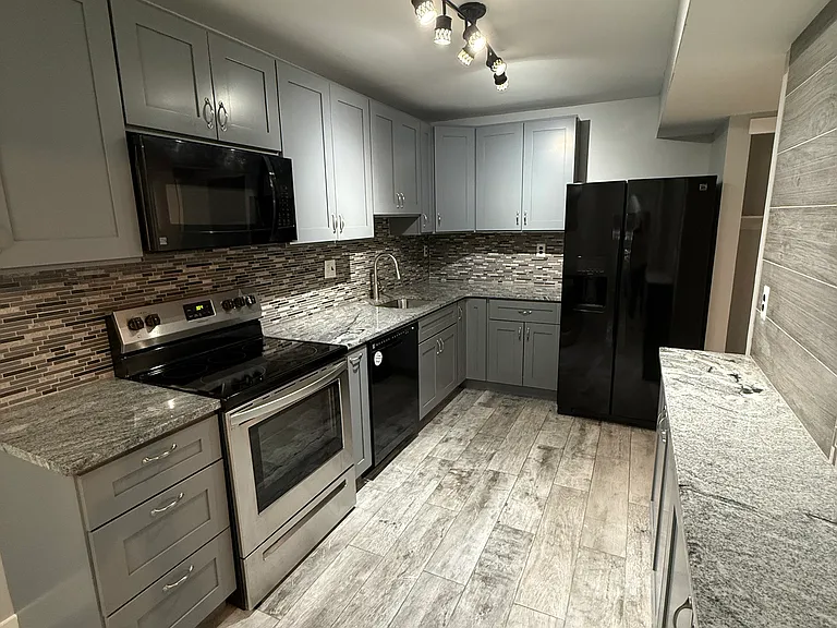 168 Reliance Pl — Photo 8