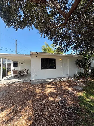 929 SW 10th Ave Photo 1