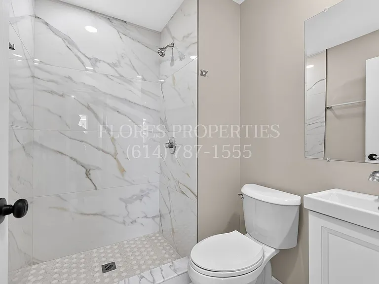 1300 Evaline Dr — Photo 42