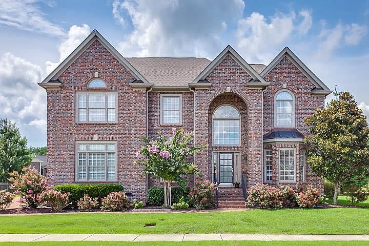 1st image of 6009 Stags Leap Way