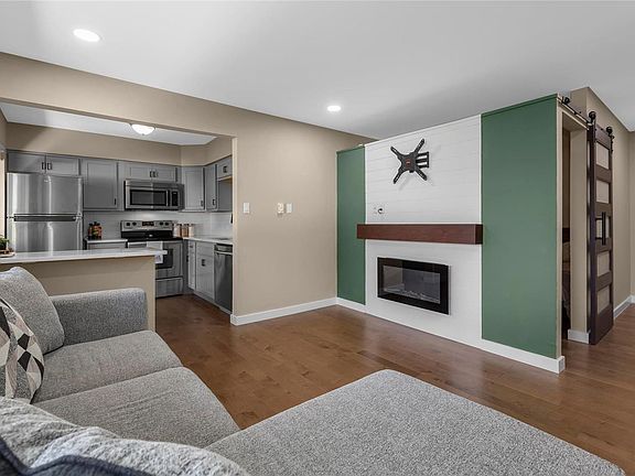 4th image of 9015 Villaridge Ct APT G