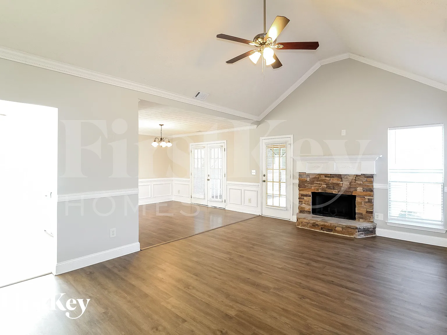 3 bed, 2.0 bath, 1535 sqft, $2,025 — Photo 3