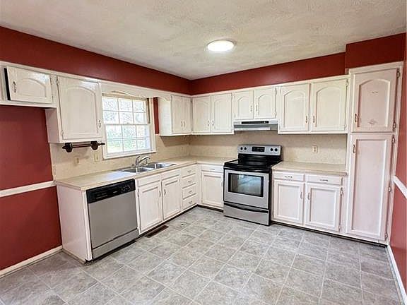 5th image of 2161 Sallies Ln