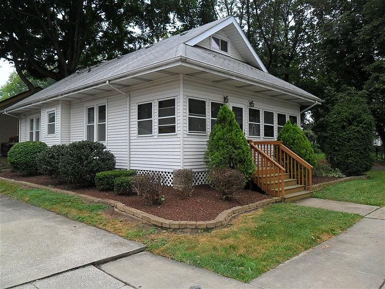 1st image of 257 Plum St
