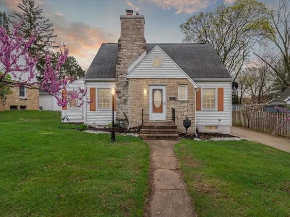 611 Pearl Street, Edgerton, WI 53534