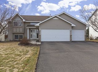 2044 Pheasant Run St, Shakopee, MN 55379