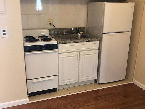 2nd image of 16 Palisade St #1