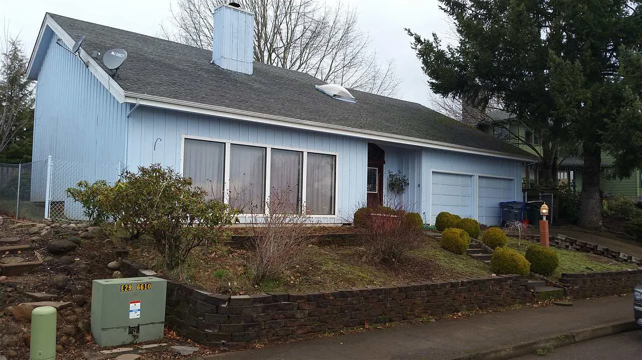 363 Suncrest Ave NW photo 1