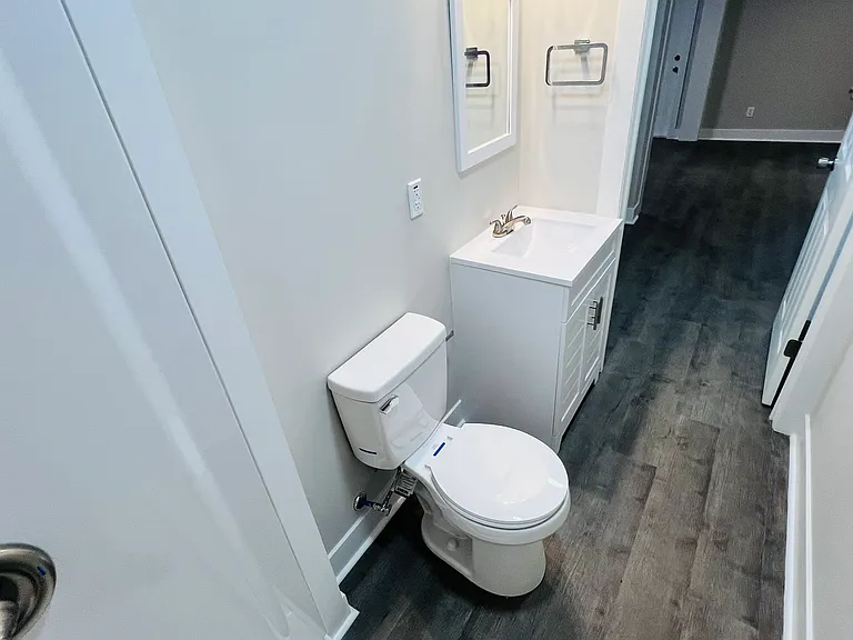 108 E Dewey St — Photo 38