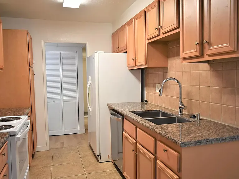 5412 Lindley Ave #103 — Photo 1