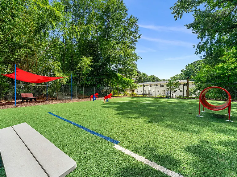 Georgian Oaks Apartments — Photo 35