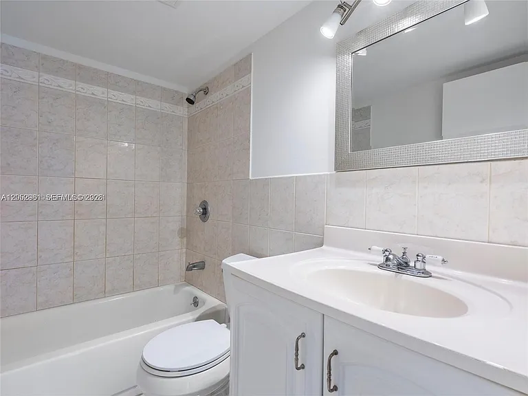 5801 Washington St #10 — Photo 13