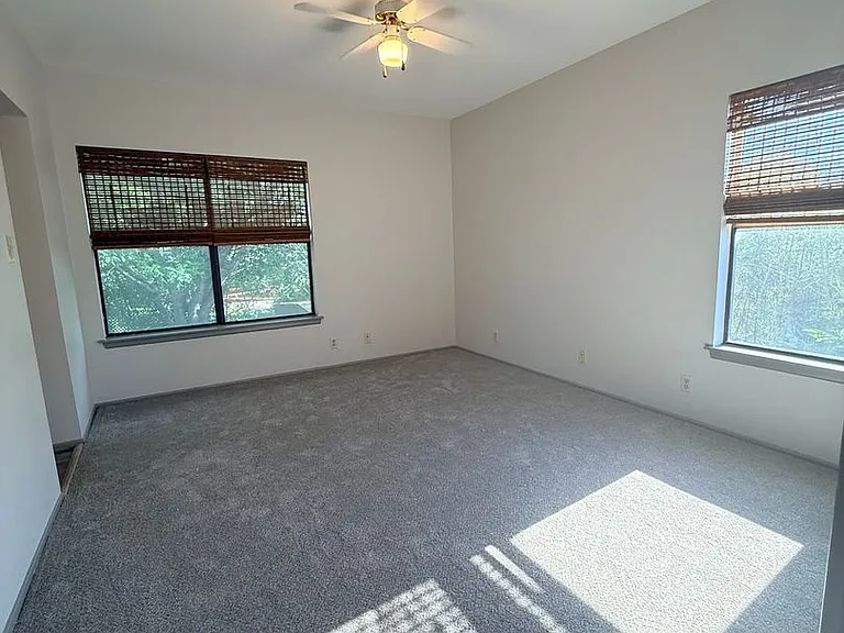 415 Albany St #F — Photo 7