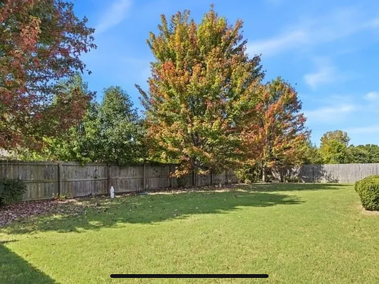 2915 N Raven Ln — Photo 2