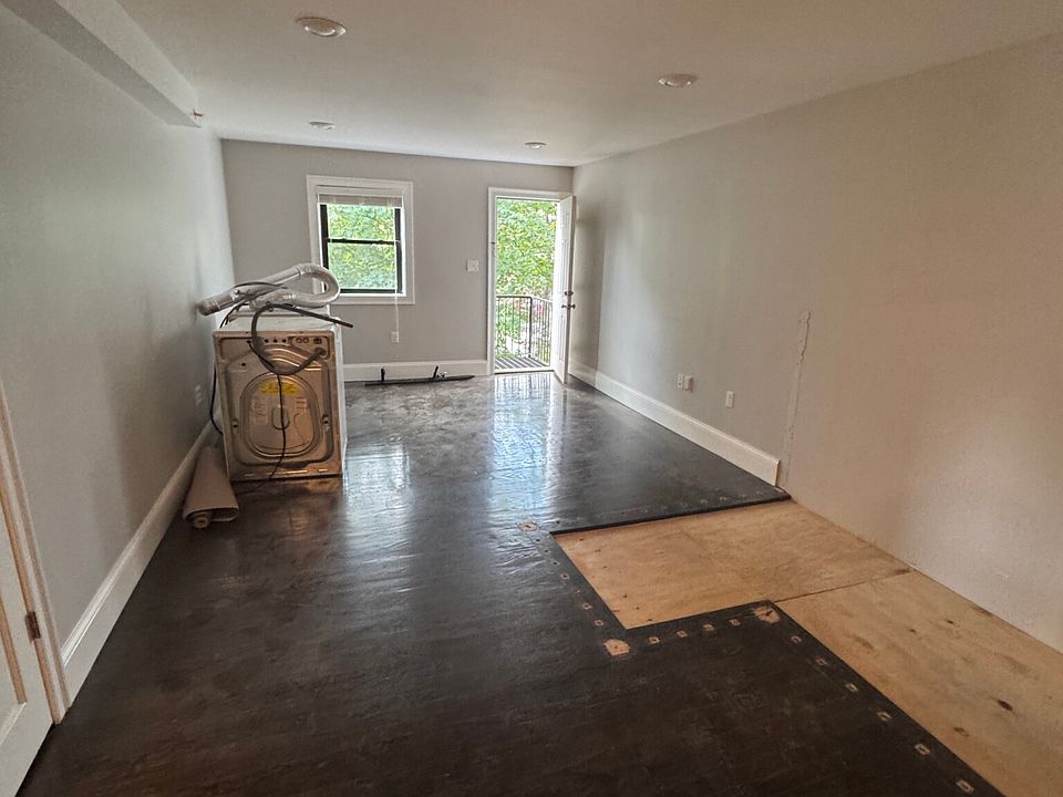 2nd image of 27 Dudley St #7