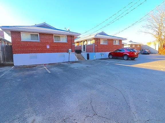 5th image of 3654 Illinois Ave APT 5