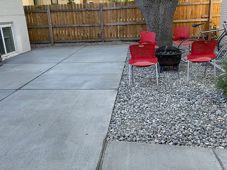 521 N Corona St #B — Photo 12