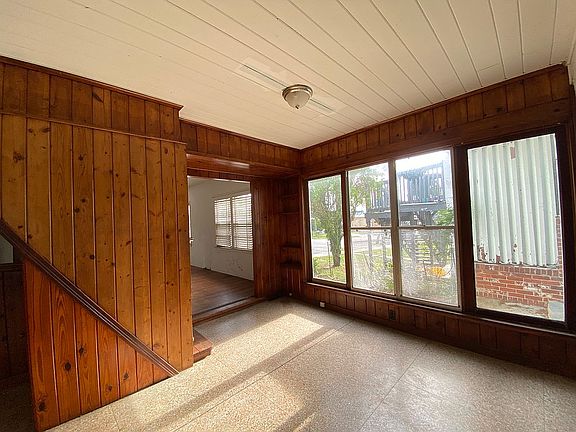 4th image of 514 Phoenix Ave