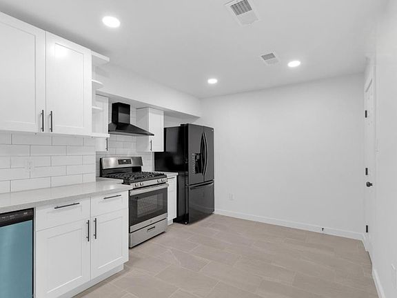 2nd image of 10938 Fleming Dr