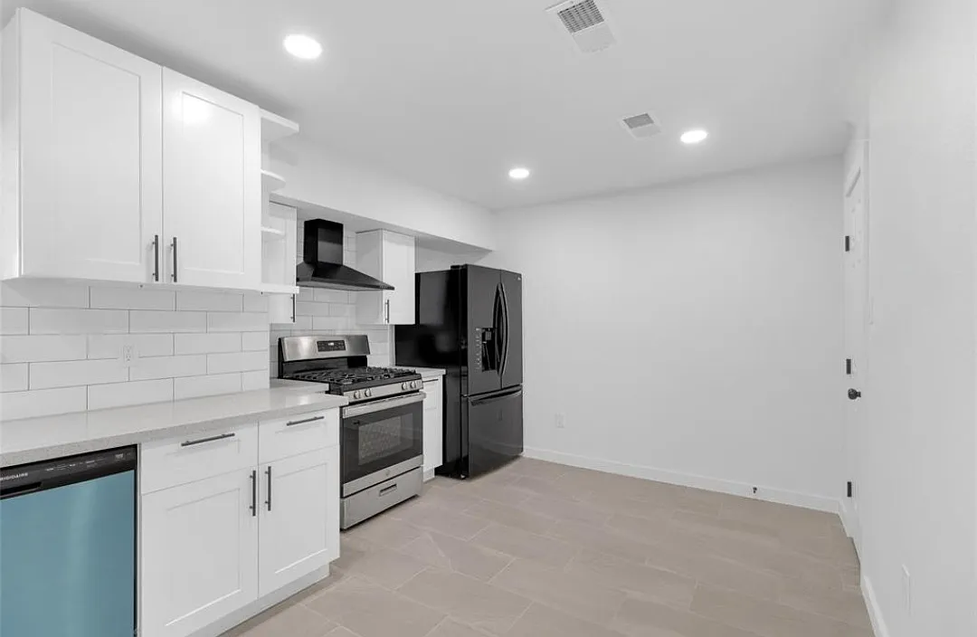 Building Photo - 10938 Fleming Dr