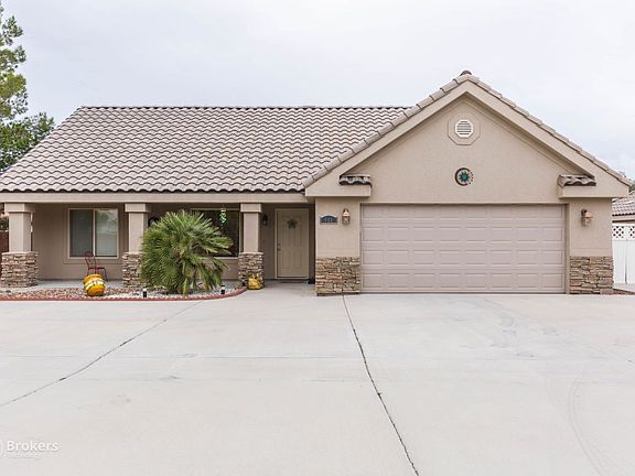 2nd image of 940 N Mohave Mountain Dr