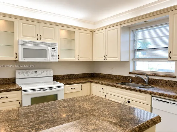 2832 Fillmore St APT 22, Hollywood, FL 33020
