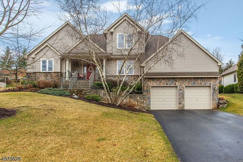 1st image of 13 Cypress Ln