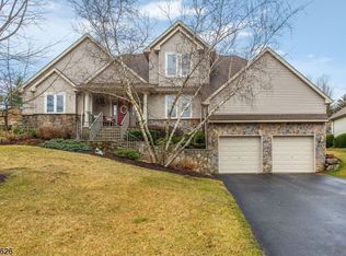 13 Cypress Ln, Hamburg, NJ 07419