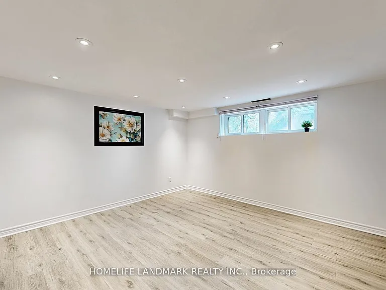 11 Uplands Ave #BASEMENT — Photo 18