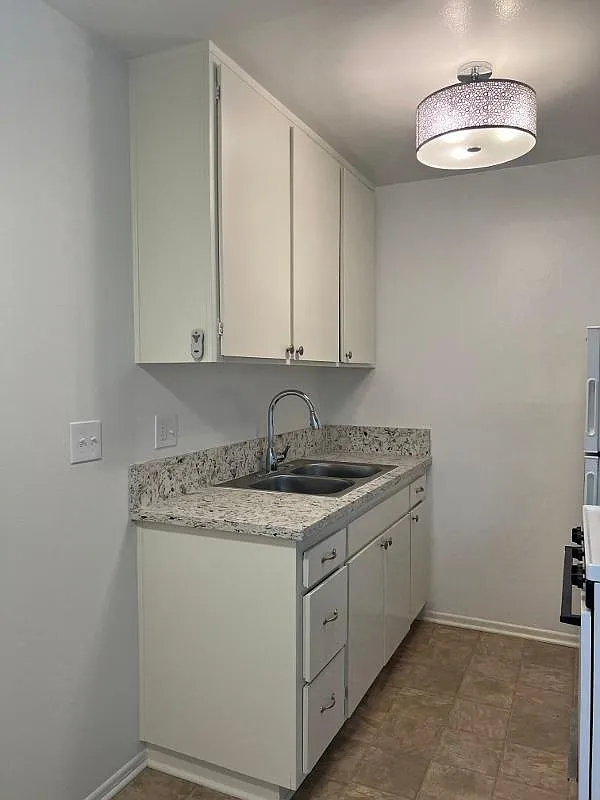 1 bed, 595 sqft, $1,950 — Photo 3