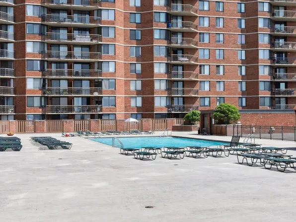 1705 Harmon Cove Tower image 35 of 49