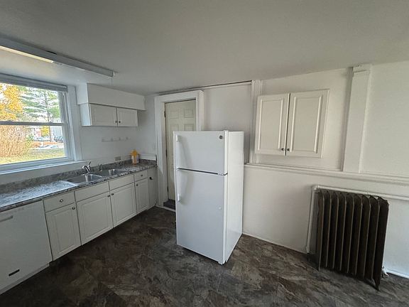 2nd image of 810 W 25th St #1