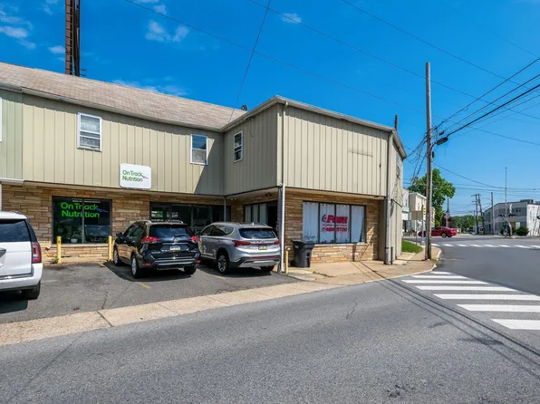 2 Yale Ave, Morton, PA 19070