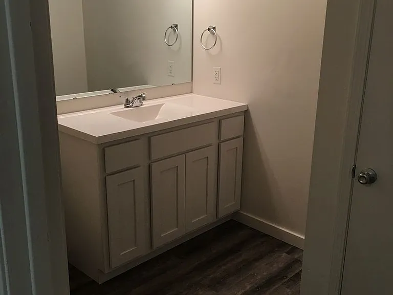 1902 Karen Ct — Photo 31