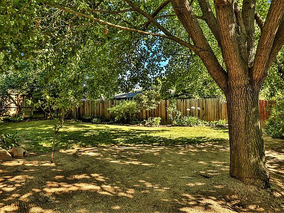 5th image of 4467 Plantation Dr