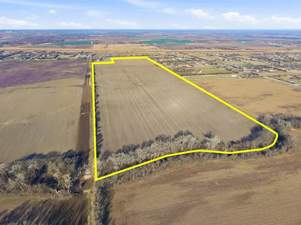 0 N Hoover Rd, Valley Center, KS 67147