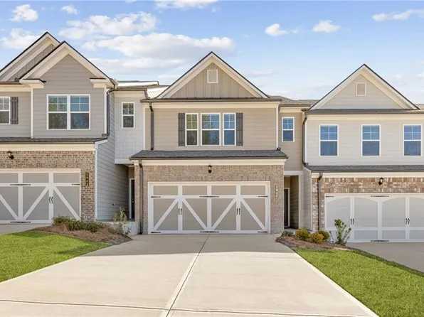 5647 Chickory Dr, Flowery Branch, GA 30542