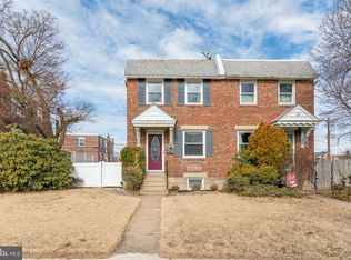 596 Acorn St, Philadelphia, PA 19128