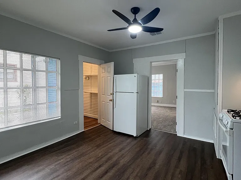 124-126 Wiggins Pl #1 — Photo 16