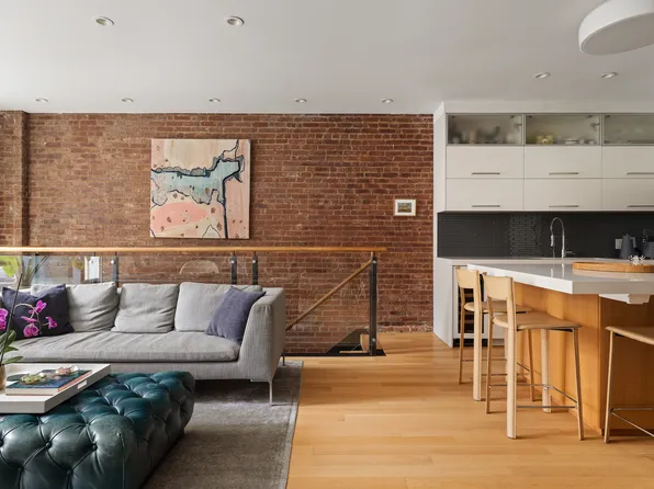 54 West 82nd Street image 5 of 11