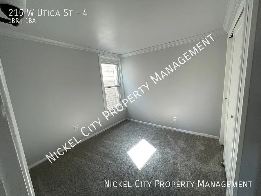 215 W Utica Street - Apt. 4 — Photo 3