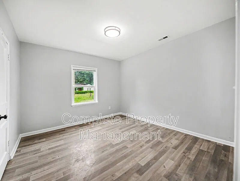 4 bed, 2.0 bath, 1623 sqft, $1,350 — Photo 4