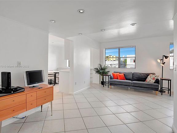 3rd image of 1390 Ocean Dr APT 306