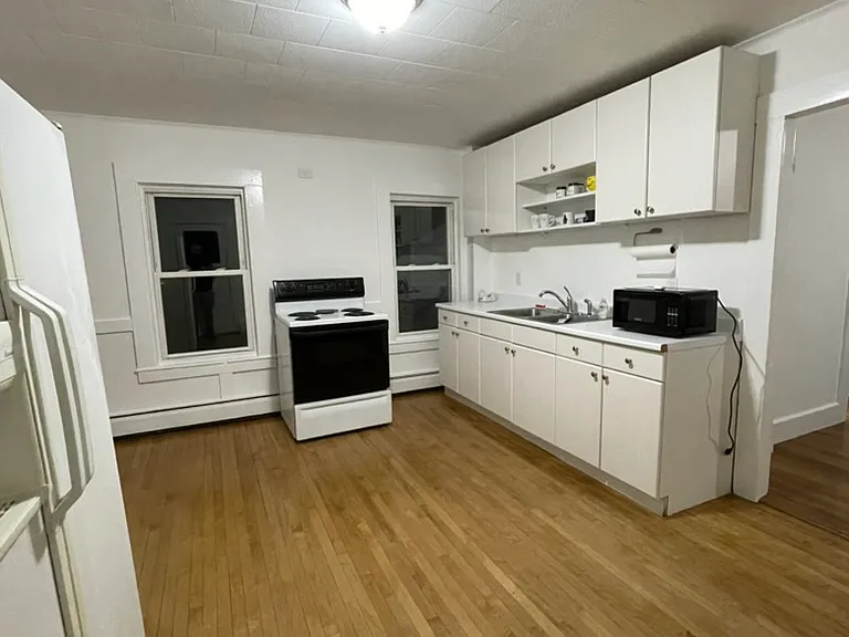 135-137 Central St #137A — Photo 6