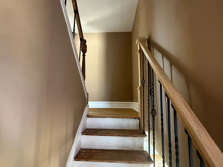 5755 Waterman Blvd — Photo 2