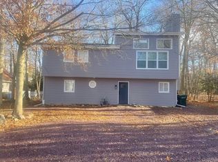 3505 Peak Dr, Tobyhanna, PA